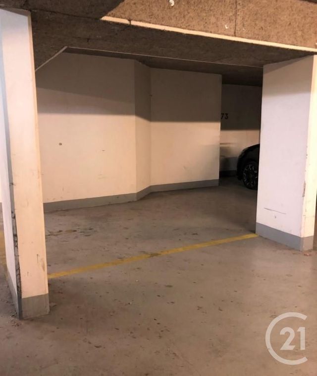 Afficher la photo en grand parking à vendre - 11.0 m2 - PARIS - 75010 - ILE-DE-FRANCE - Century 21 Bonsergent
