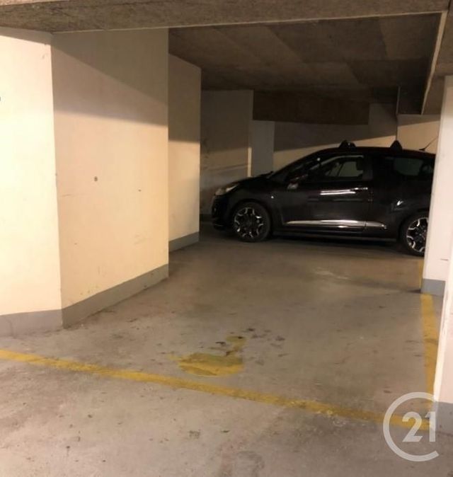 Afficher la photo en grand parking à vendre - 11.0 m2 - PARIS - 75010 - ILE-DE-FRANCE - Century 21 Bonsergent