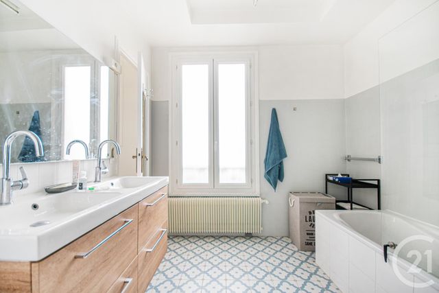 Afficher la photo en grand Appartement F3 à vendre - 3 pièces - 78.58 m2 - PARIS - 75010 - ILE-DE-FRANCE - Century 21 Bonsergent